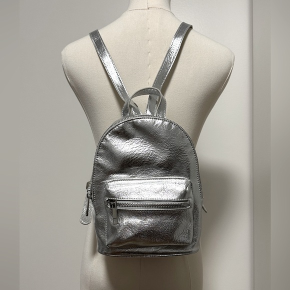 Forever 21 - mini silver leather backpack - Picture 1 of 3